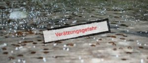 Rohreiniger auf Spielplatz und Grillplatz