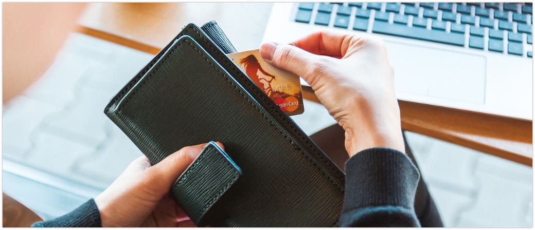 Brieftasche Geld Abofalle Kreditkarte Symbolbild