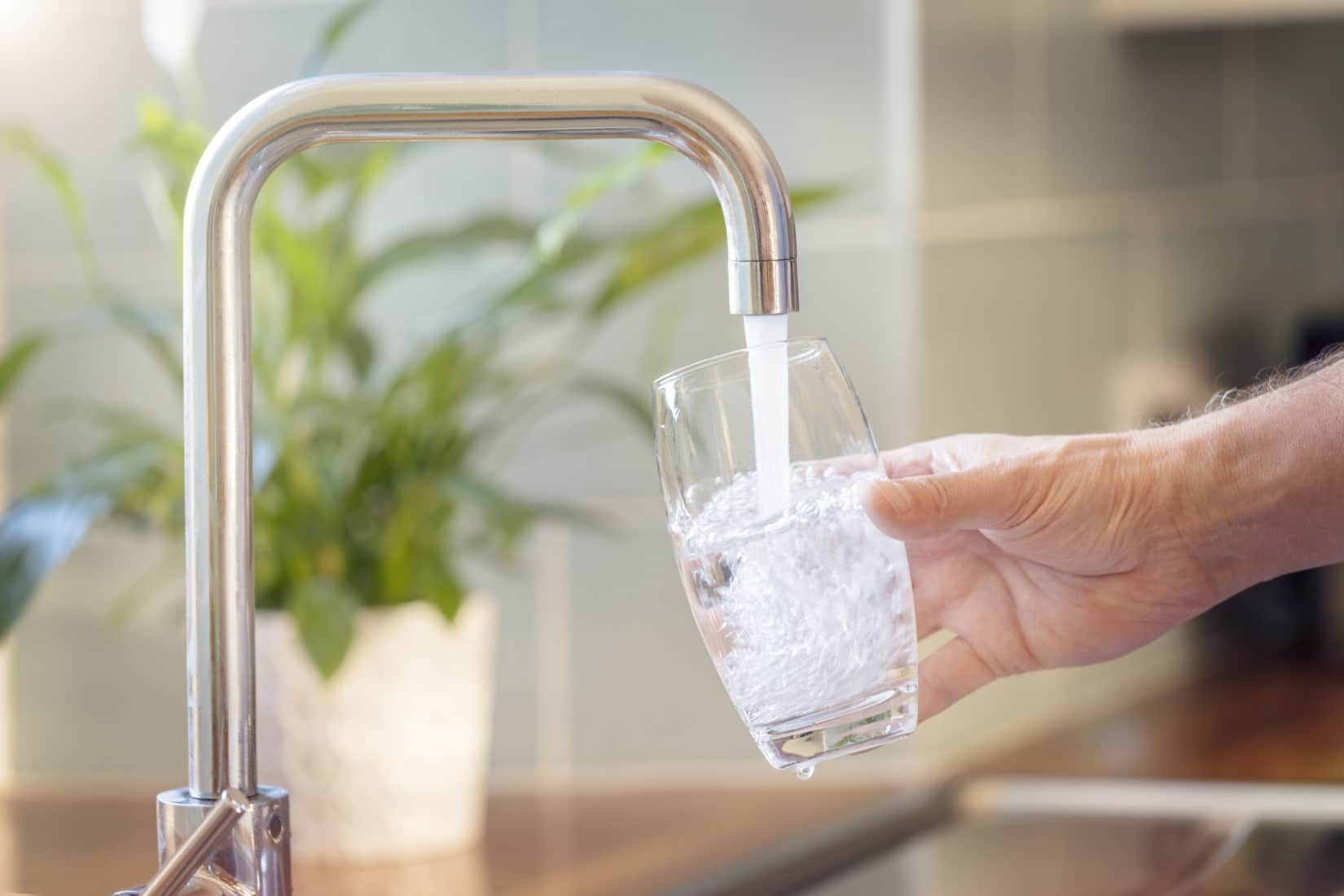 Wasserbehandlung im Haushalt: Wasserfilter und -filteranlagen sind